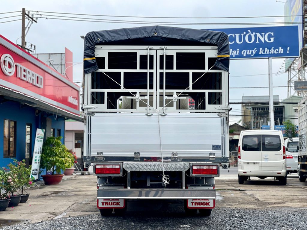 khung-gam-xe-faw-tiger-thung-bat